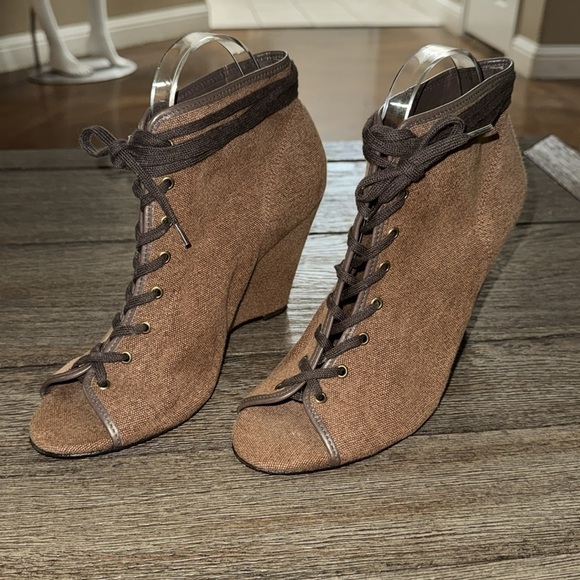 Joie I Will Survive Wedge Bootie - Picture 2 of 9